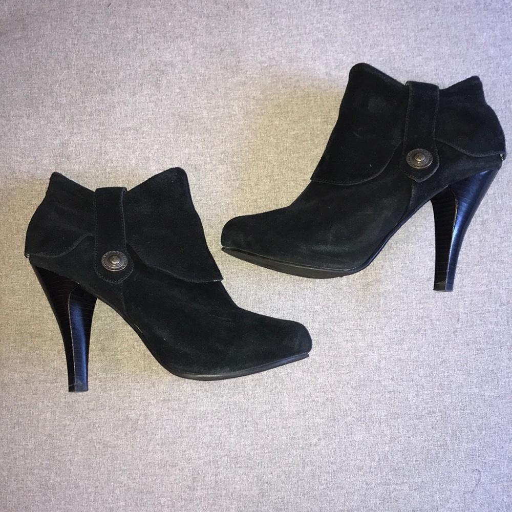 ❗️SOLD❗️Unlisted Kenneth Cole Suede Boots